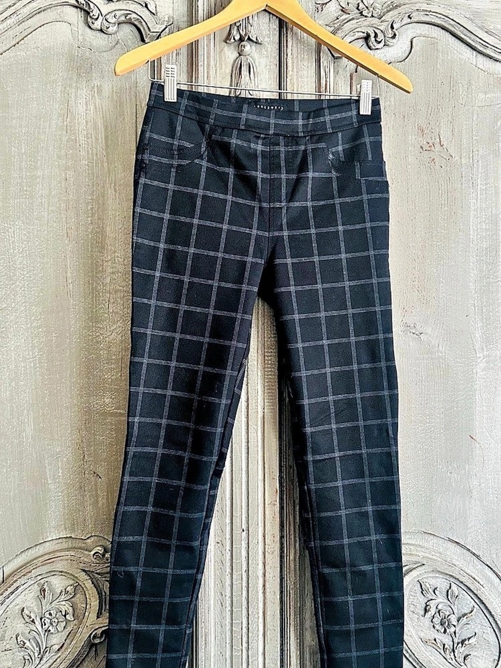 Lululemon Plaid Skinny Pants in Black & Gray Like New